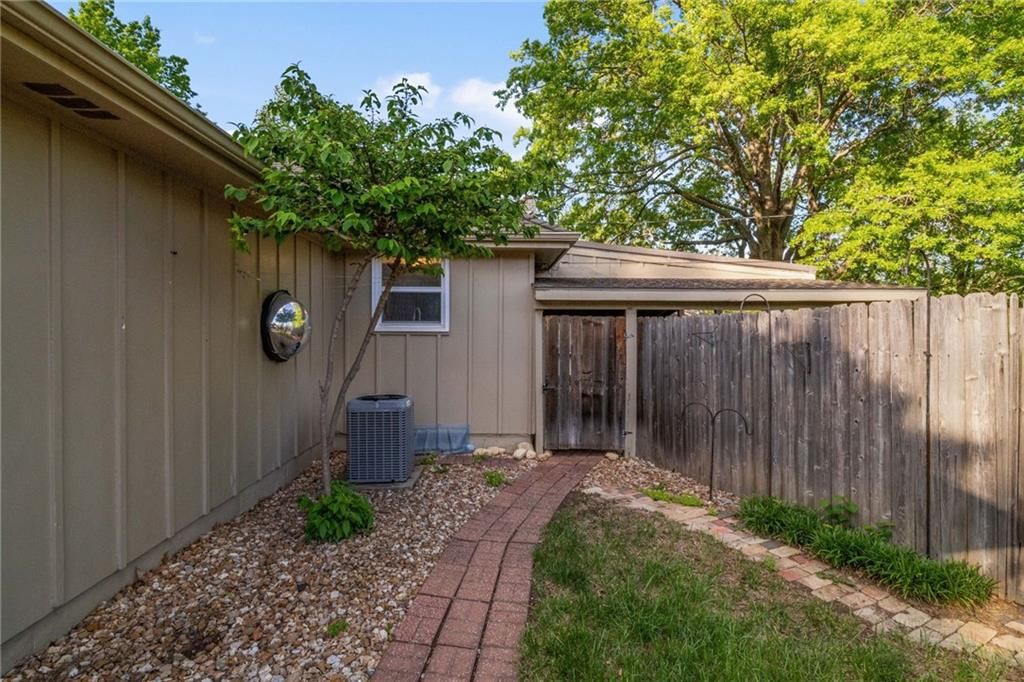 6317 Sterling Avenue — photo 53
