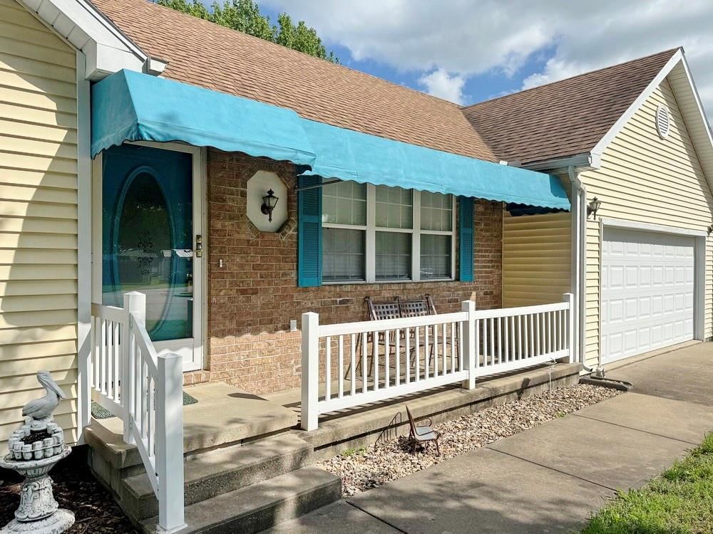 1405 S Schrock Street — photo 4