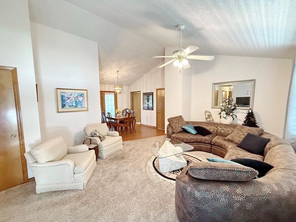 1405 S Schrock Street — photo 6