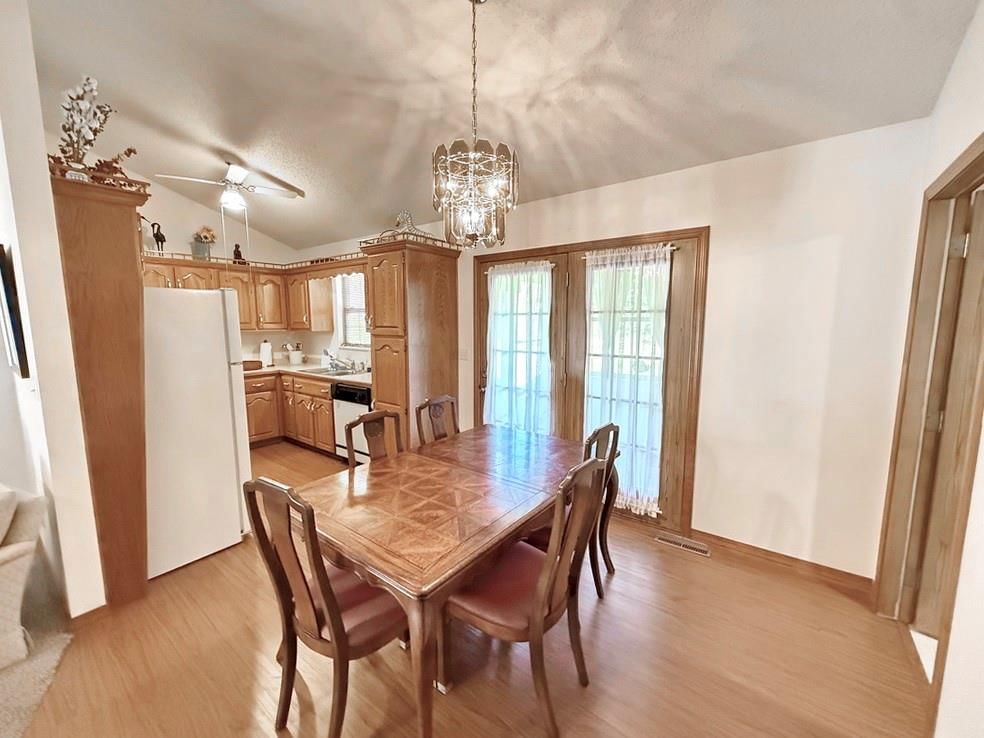 1405 S Schrock Street — photo 9