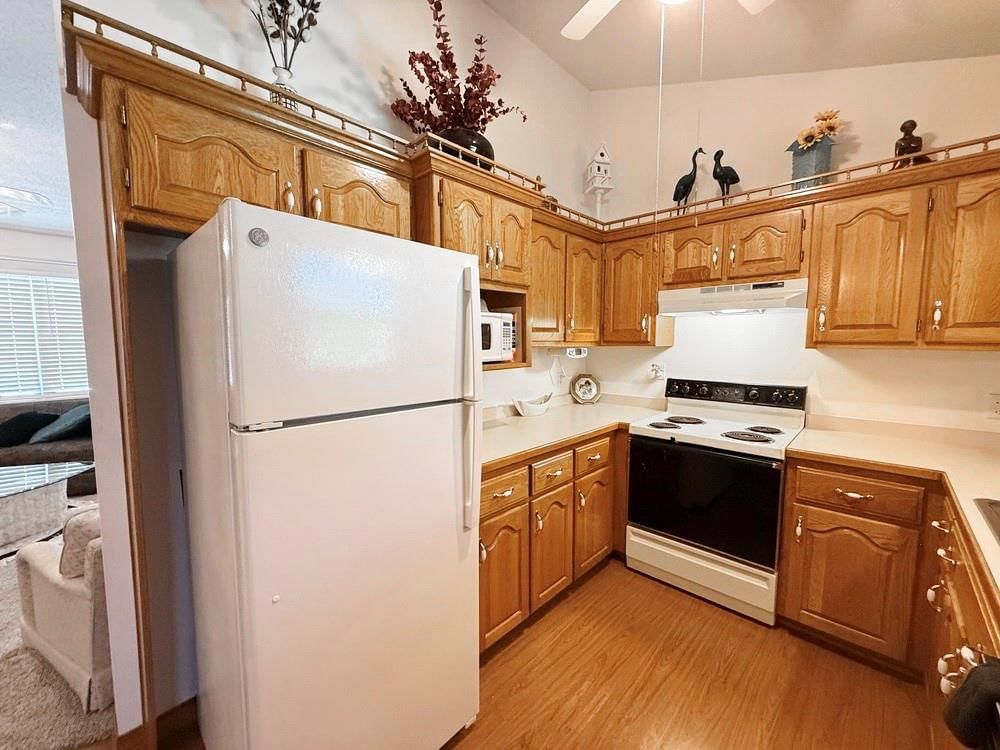 1405 S Schrock Street — photo 13