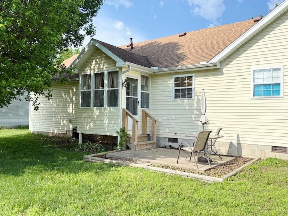 1405 S Schrock Street — photo 31