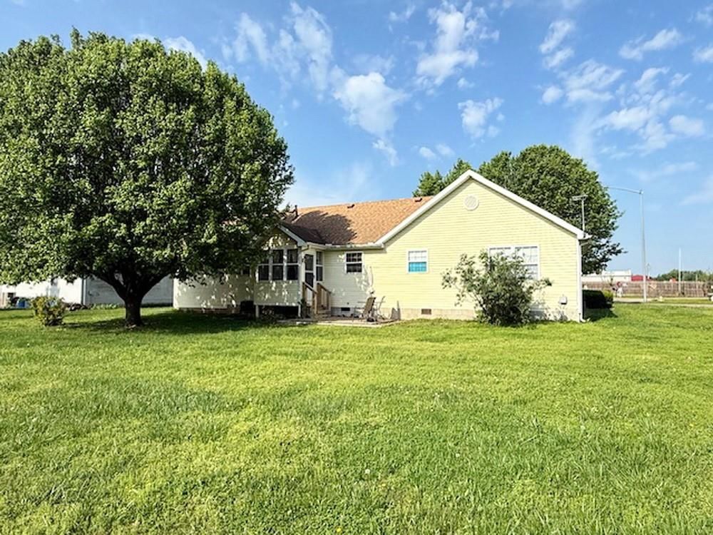 1405 S Schrock Street — photo 32