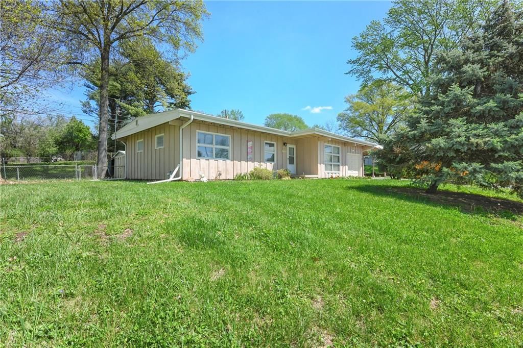 6328 Roswell Avenue — photo 2