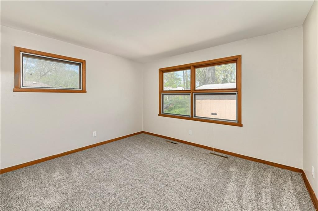 6328 Roswell Avenue — photo 10