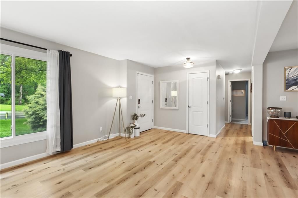 5313 Nieman Road W — photo 2