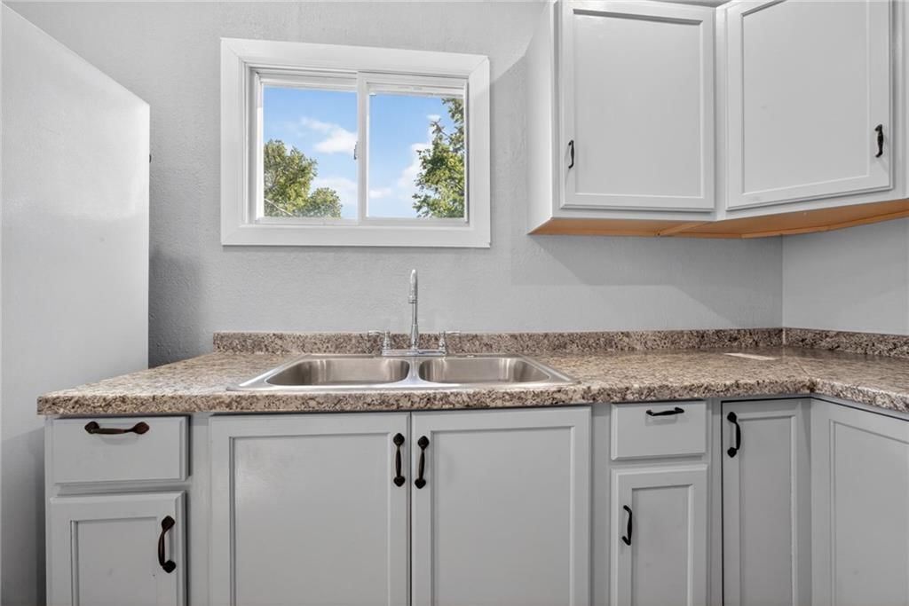 123 N Drury Street — photo 12