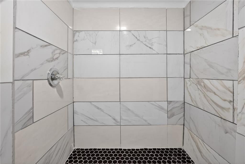 123 N Drury Street — photo 21