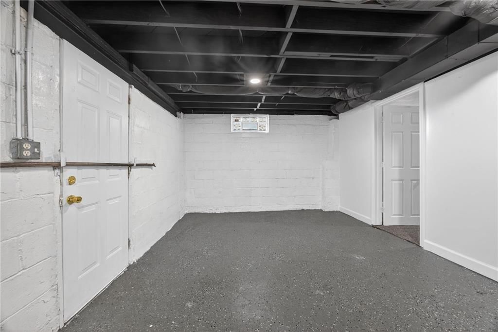 123 N Drury Street — photo 25