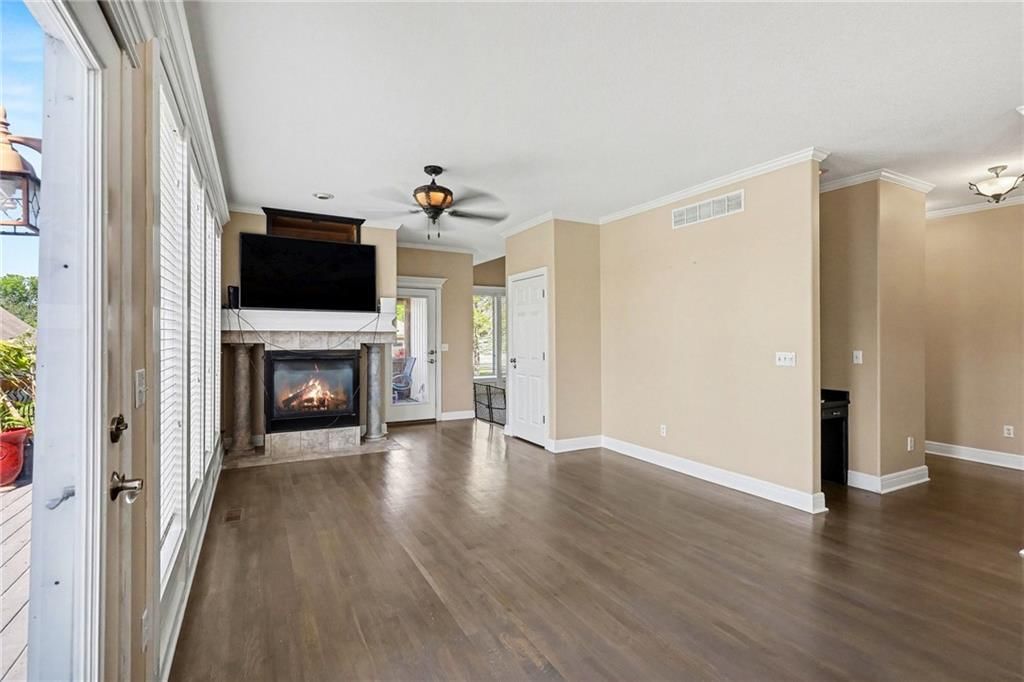 2107 NE Colonnade Avenue — photo 5