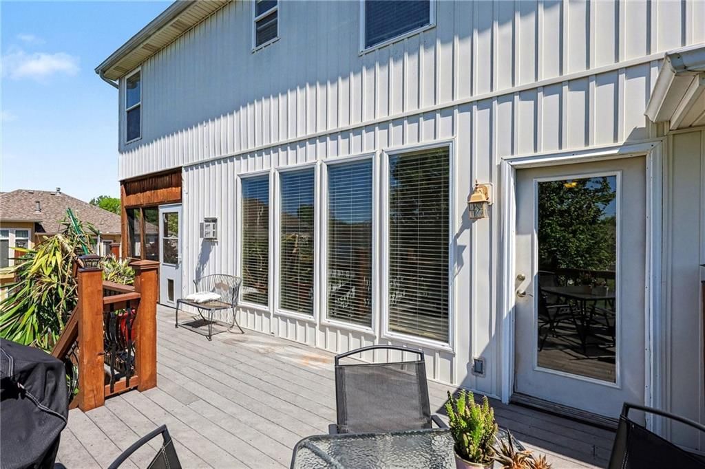 2107 NE Colonnade Avenue — photo 23