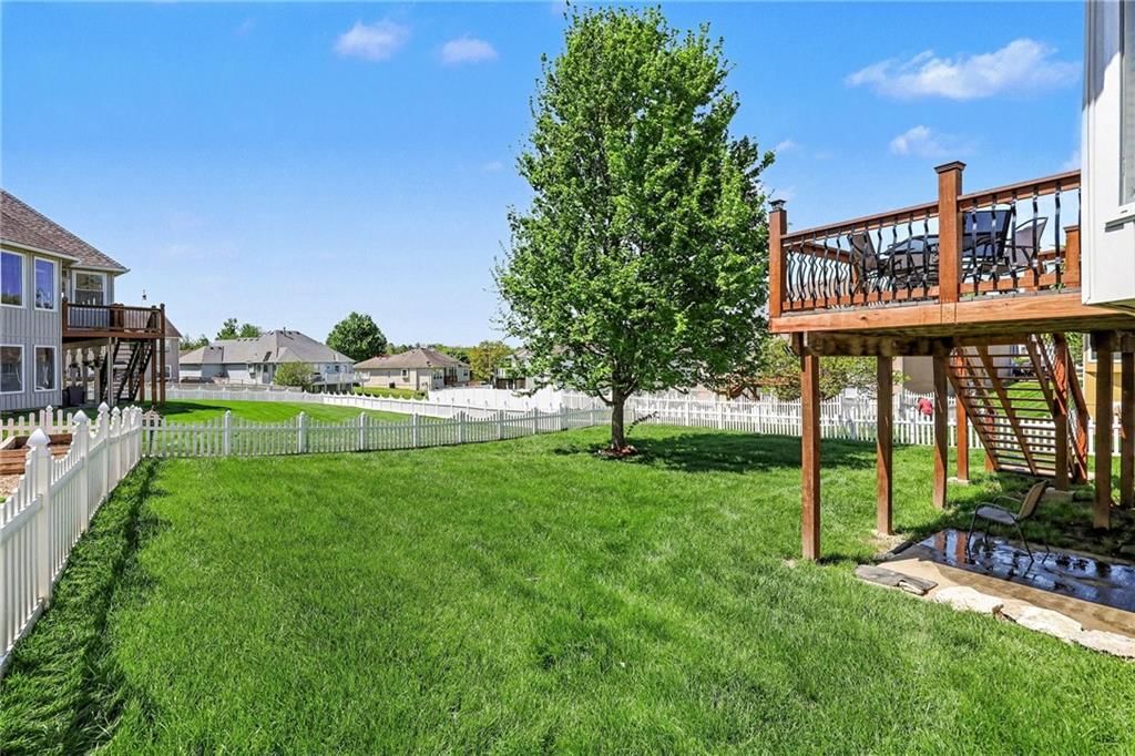 2107 NE Colonnade Avenue — photo 28