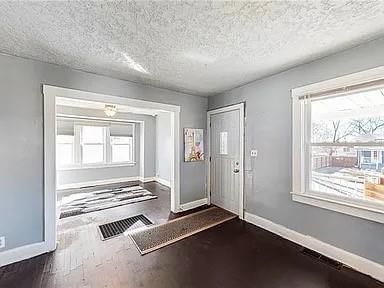4028 E 68th Terrace — photo 2