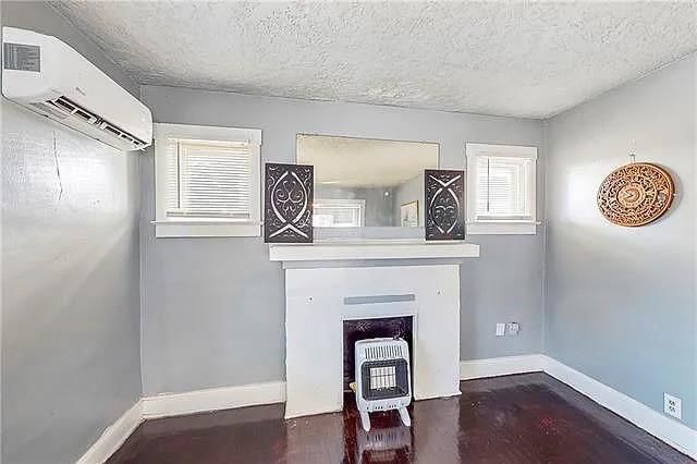 4028 E 68th Terrace — photo 11