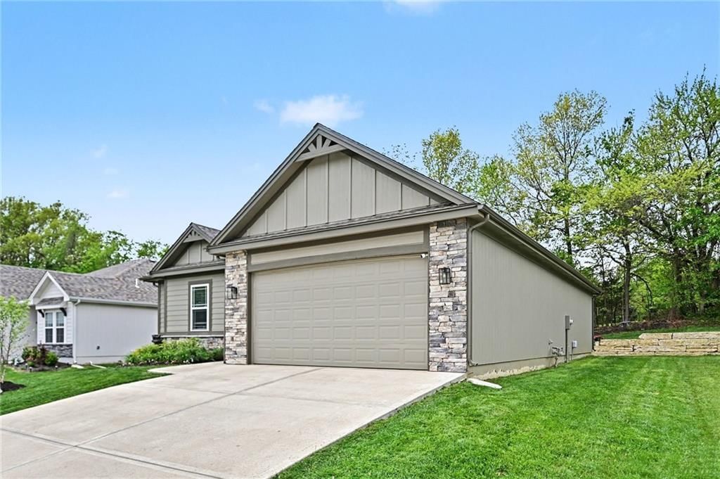 208 S MARIMACK Court — photo 2
