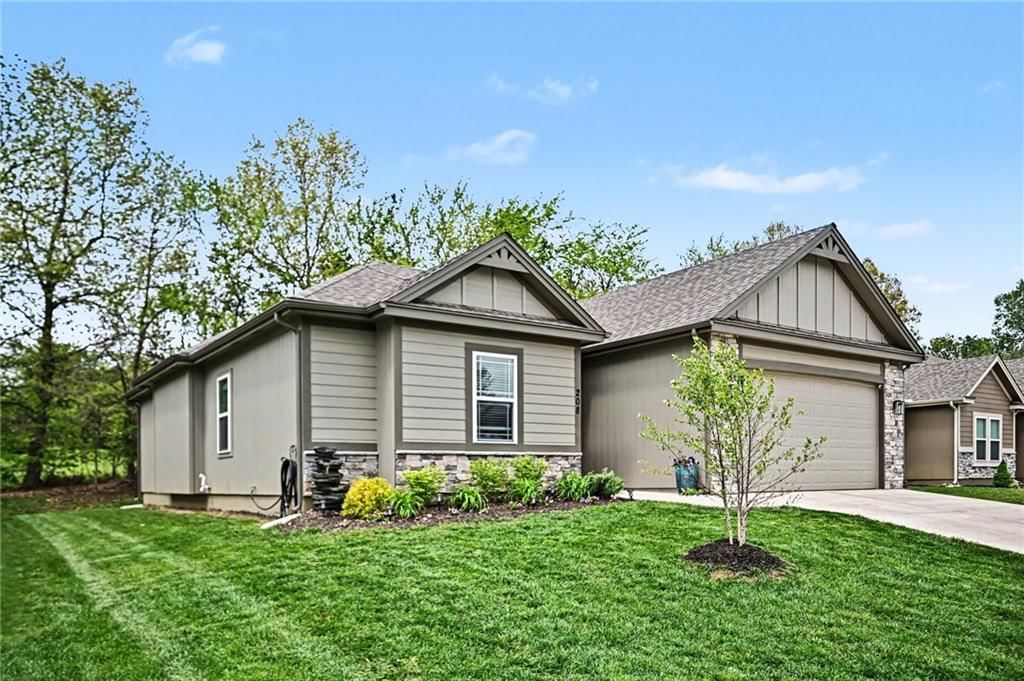 208 S MARIMACK Court — photo 3