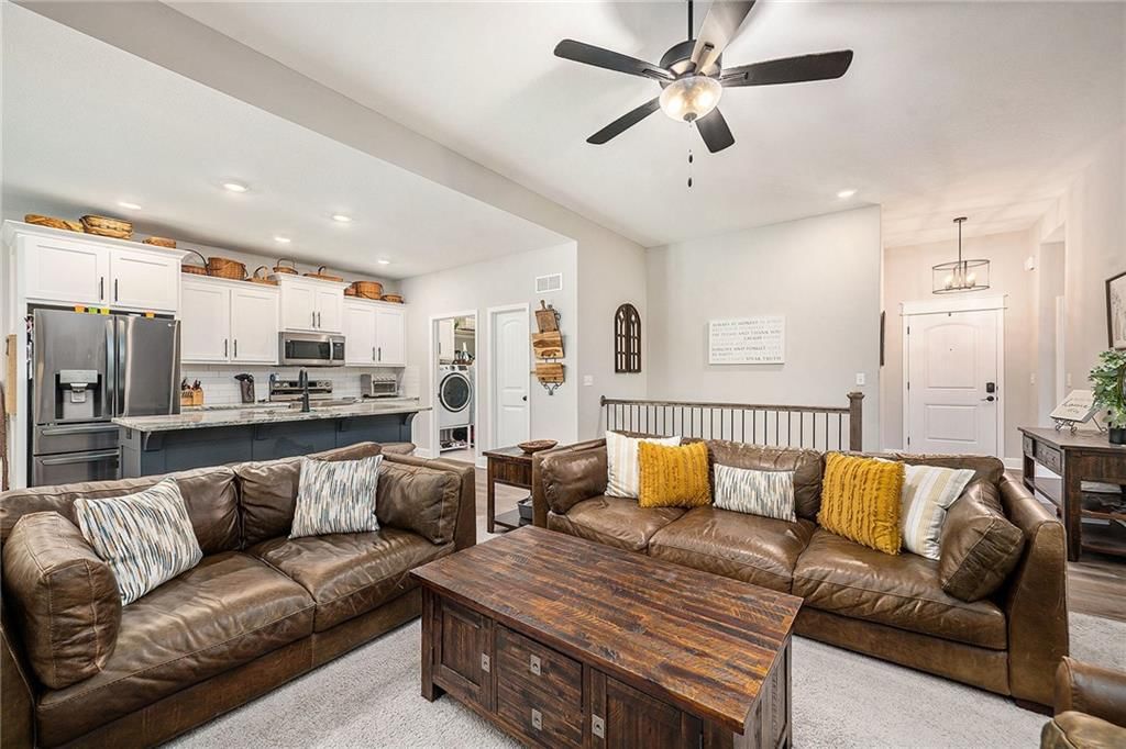 208 S MARIMACK Court — photo 8