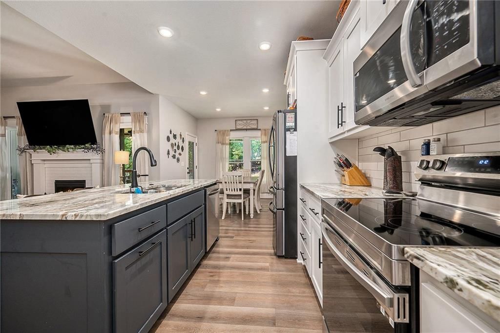 208 S MARIMACK Court — photo 12