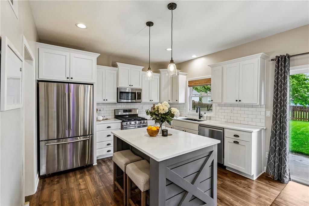 1116 SW Crossing Drive — photo 8