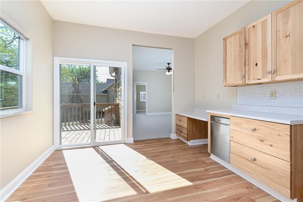 811 Dakota Street — photo 4