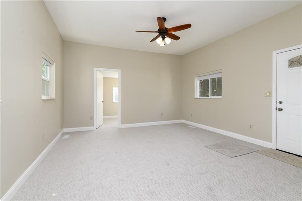 811 Dakota Street — photo 5