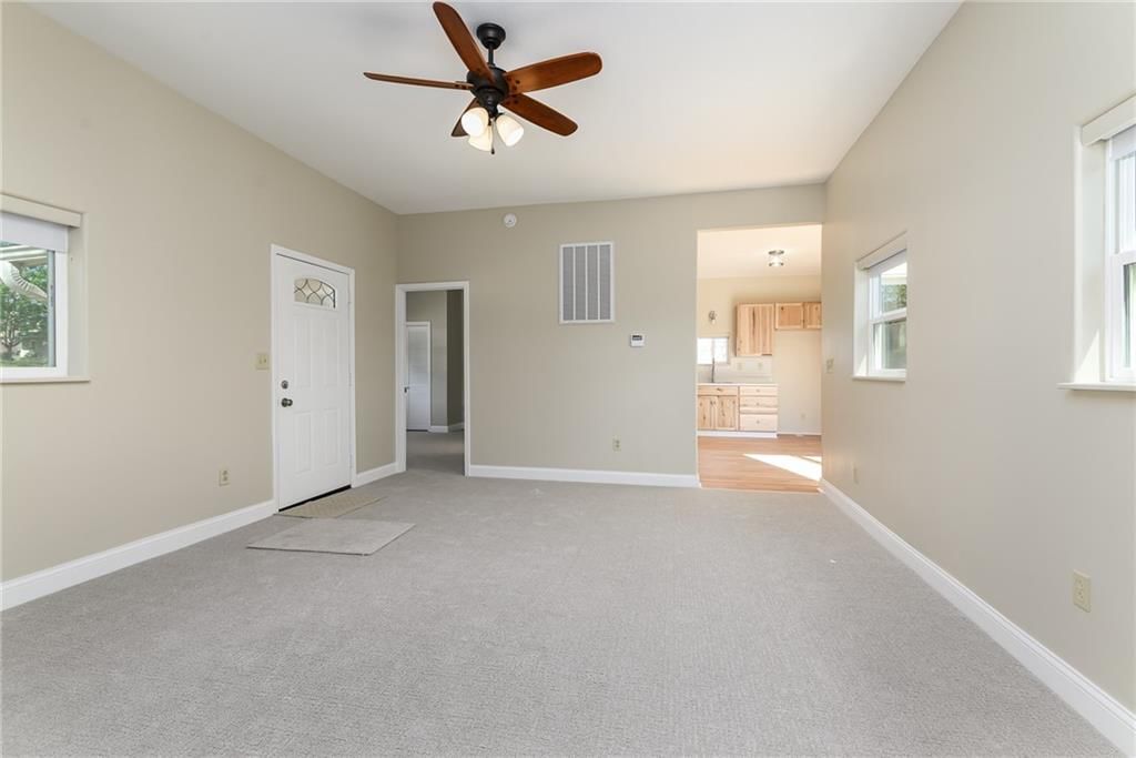 811 Dakota Street — photo 6