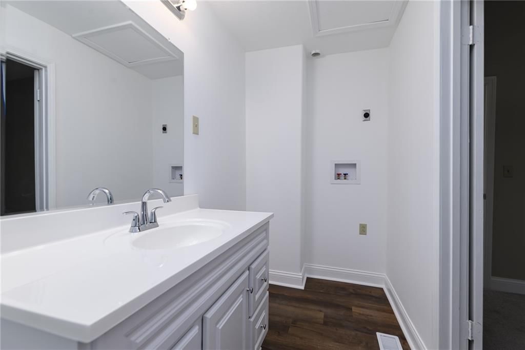 811 Dakota Street — photo 10