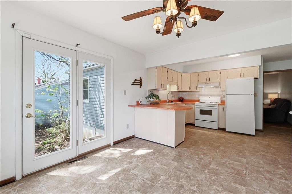 2305 S Crescent Avenue — photo 9