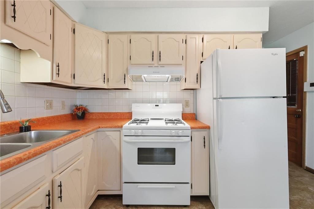 2305 S Crescent Avenue — photo 13