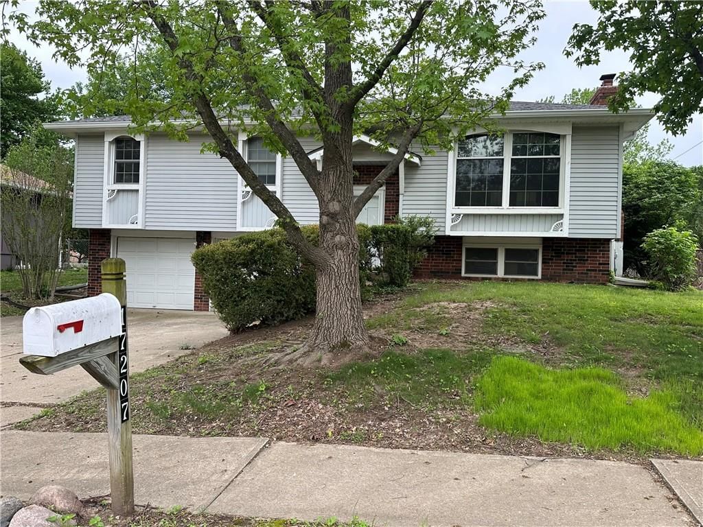 17207 E 6th Terrace Court N — photo 2
