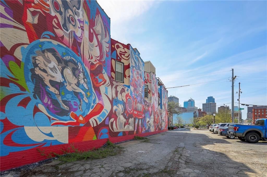 120-122 W 5th Street — photo 11