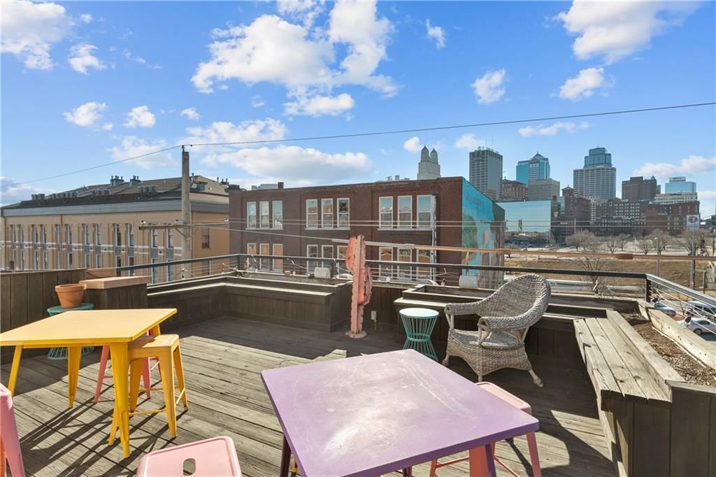 120-122 W 5th Street — photo 32