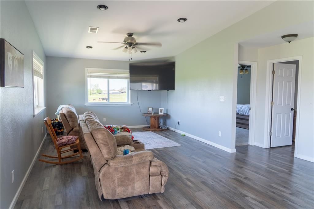 16946 Yale Avenue — photo 9