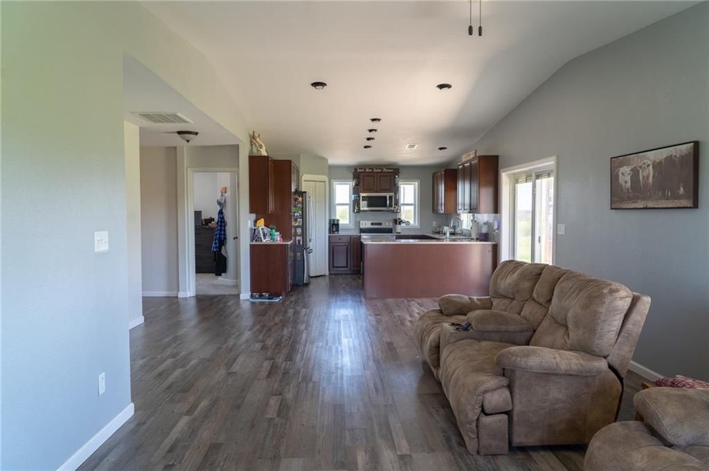 16946 Yale Avenue — photo 10
