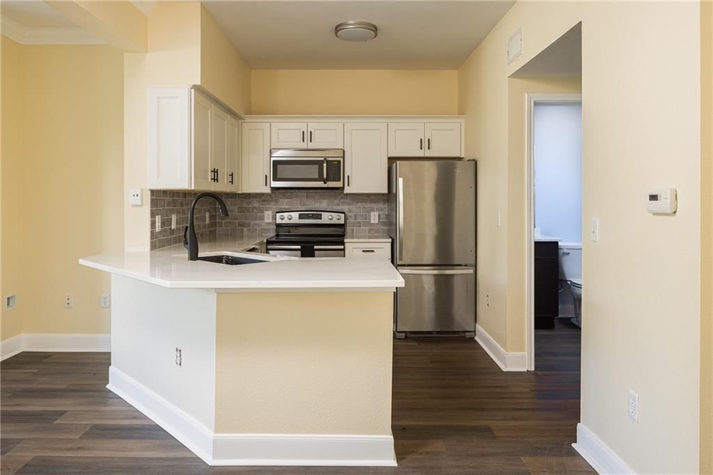 11603 Tomahawk Creek Parkway — photo 5