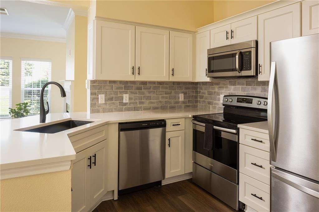 11603 Tomahawk Creek Parkway — photo 6