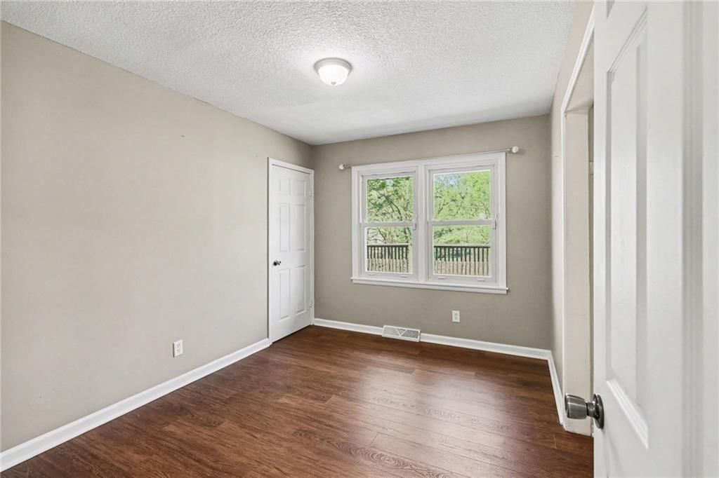 7002 N Baltimore Avenue — photo 11