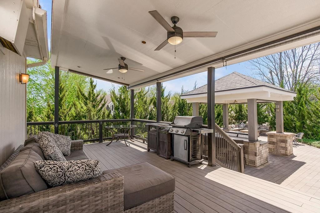 4313 NE Maplegate Court — photo 4