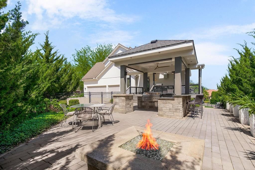 4313 NE Maplegate Court — photo 9