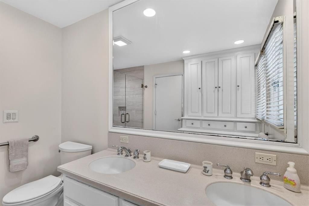 2910 W 66th Terrace — photo 25