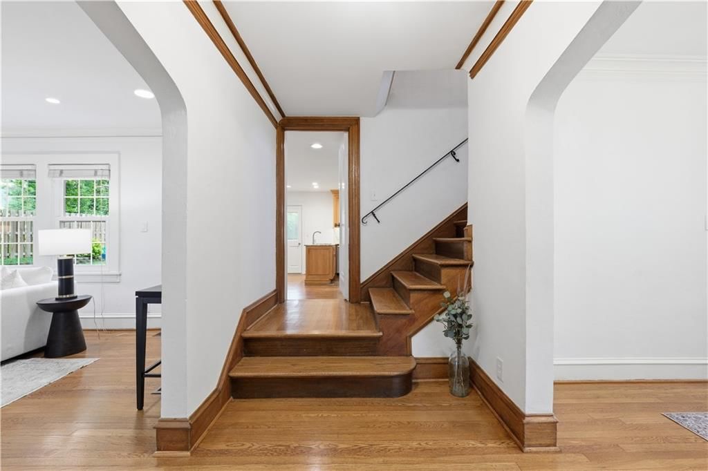 1211 W 61st Terrace — photo 5