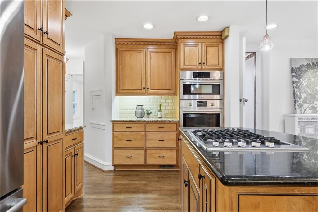 1211 W 61st Terrace — photo 15