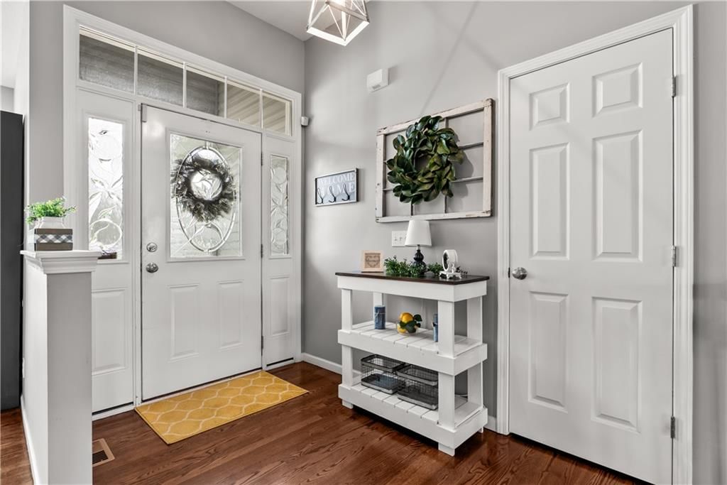 10312 N Hedges Avenue — photo 4