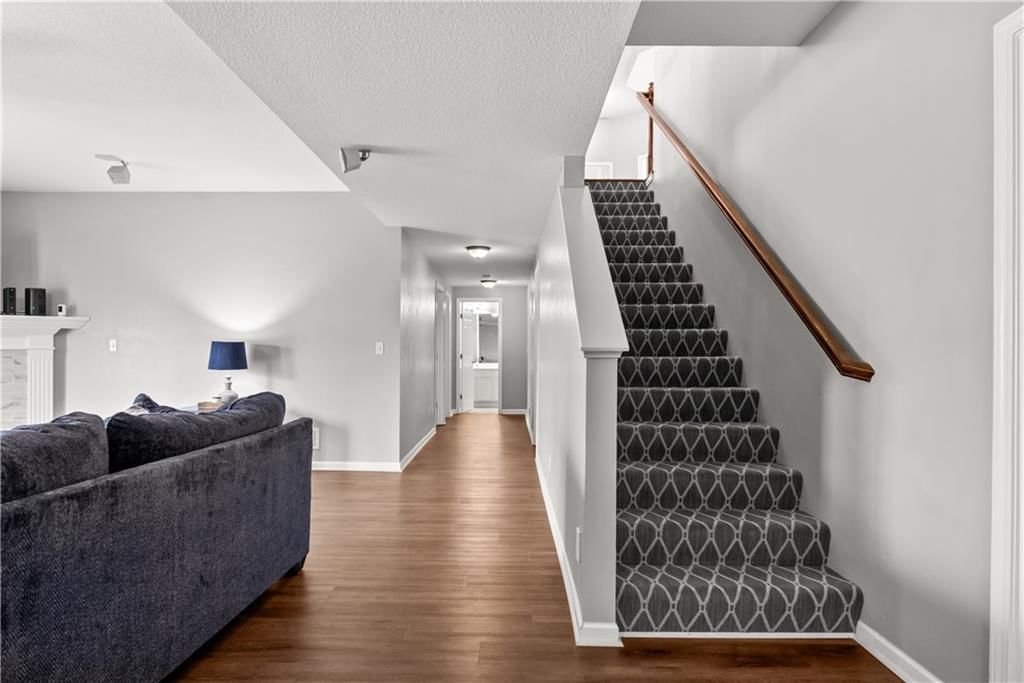 10312 N Hedges Avenue — photo 31