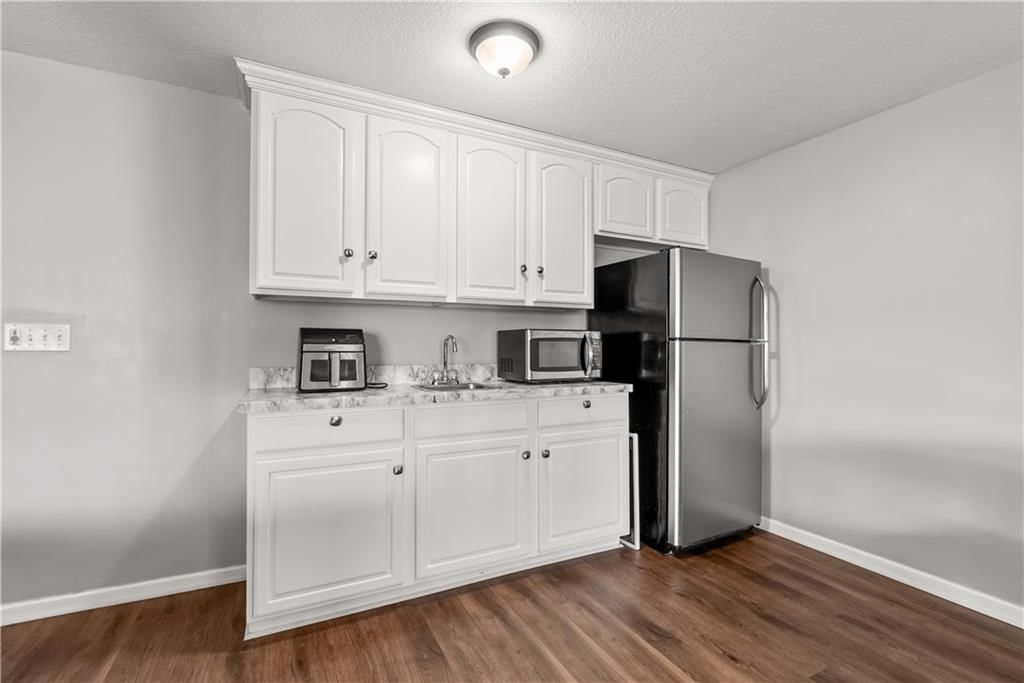 10312 N Hedges Avenue — photo 32
