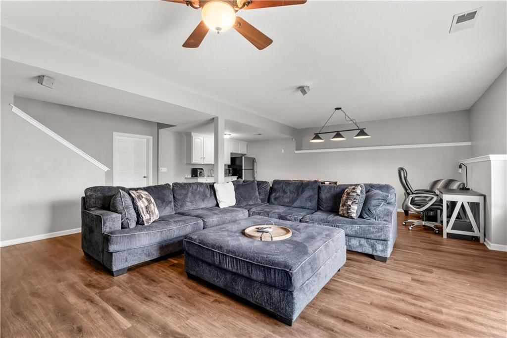 10312 N Hedges Avenue — photo 35