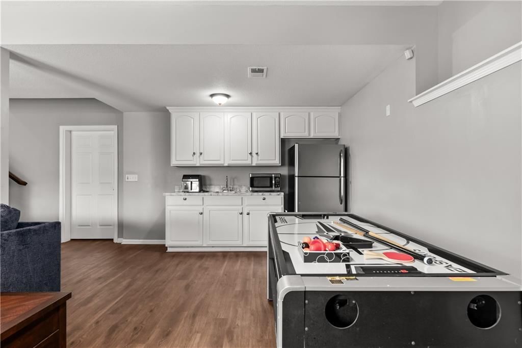 10312 N Hedges Avenue — photo 36