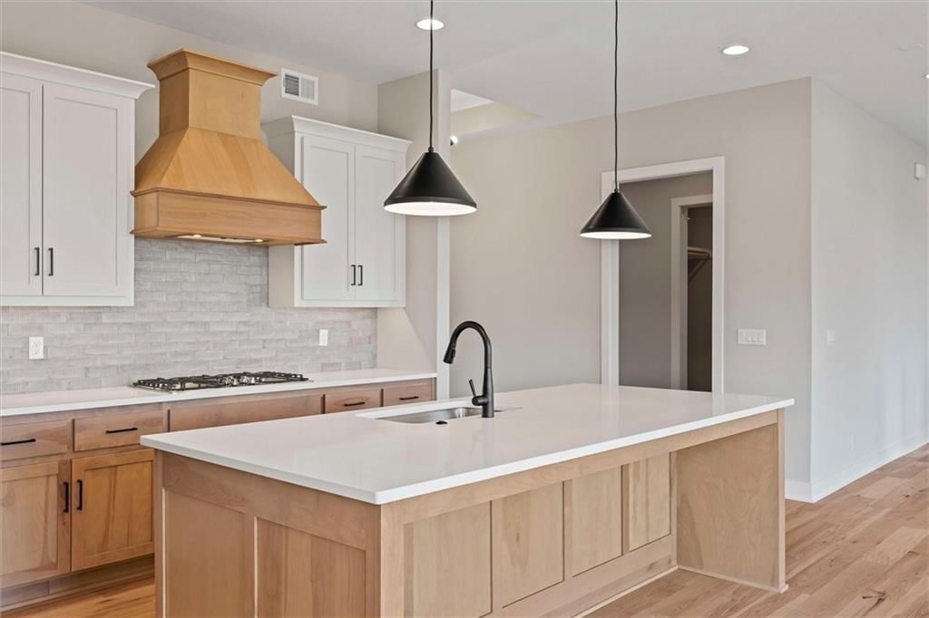 18405 Caenen Street — photo 10