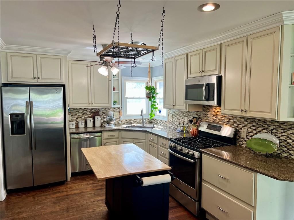 8207 Hemlock Street — photo 4