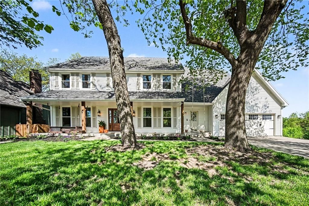 1129 Camelot Hill Street — photo 2
